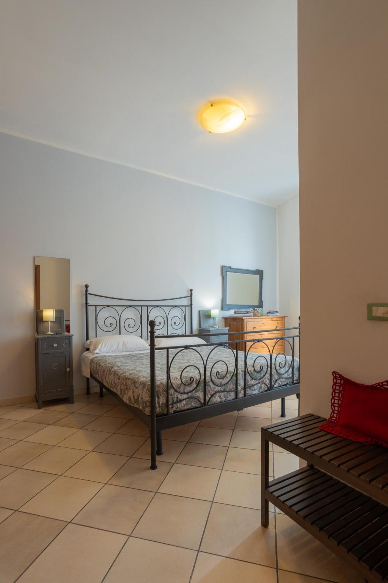 Ponte Per La Sardegna E La Corsica Dalla Toscana Family Apartment Livourne Extérieur photo