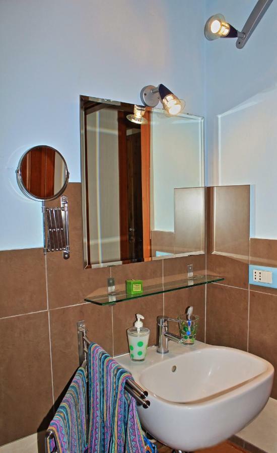 Ponte Per La Sardegna E La Corsica Dalla Toscana Family Apartment Livourne Extérieur photo